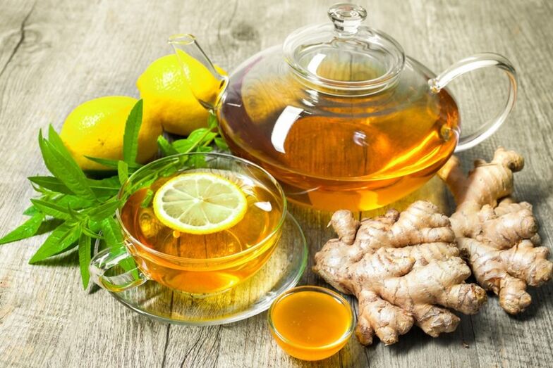 Le thé au citron et au gingembre aidera à mettre de l'ordre dans le métabolisme de l'homme. 